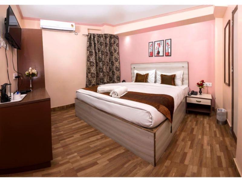 Hotel Bleue Mont Varanasi Exterior foto