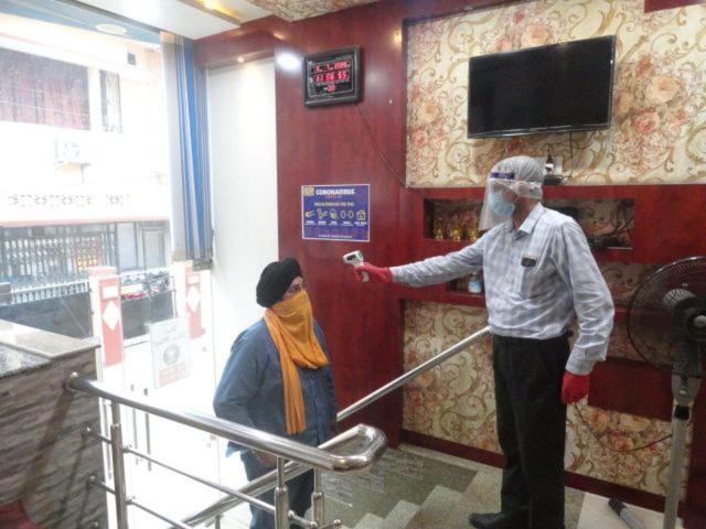 Hotel Bleue Mont Varanasi Exterior foto