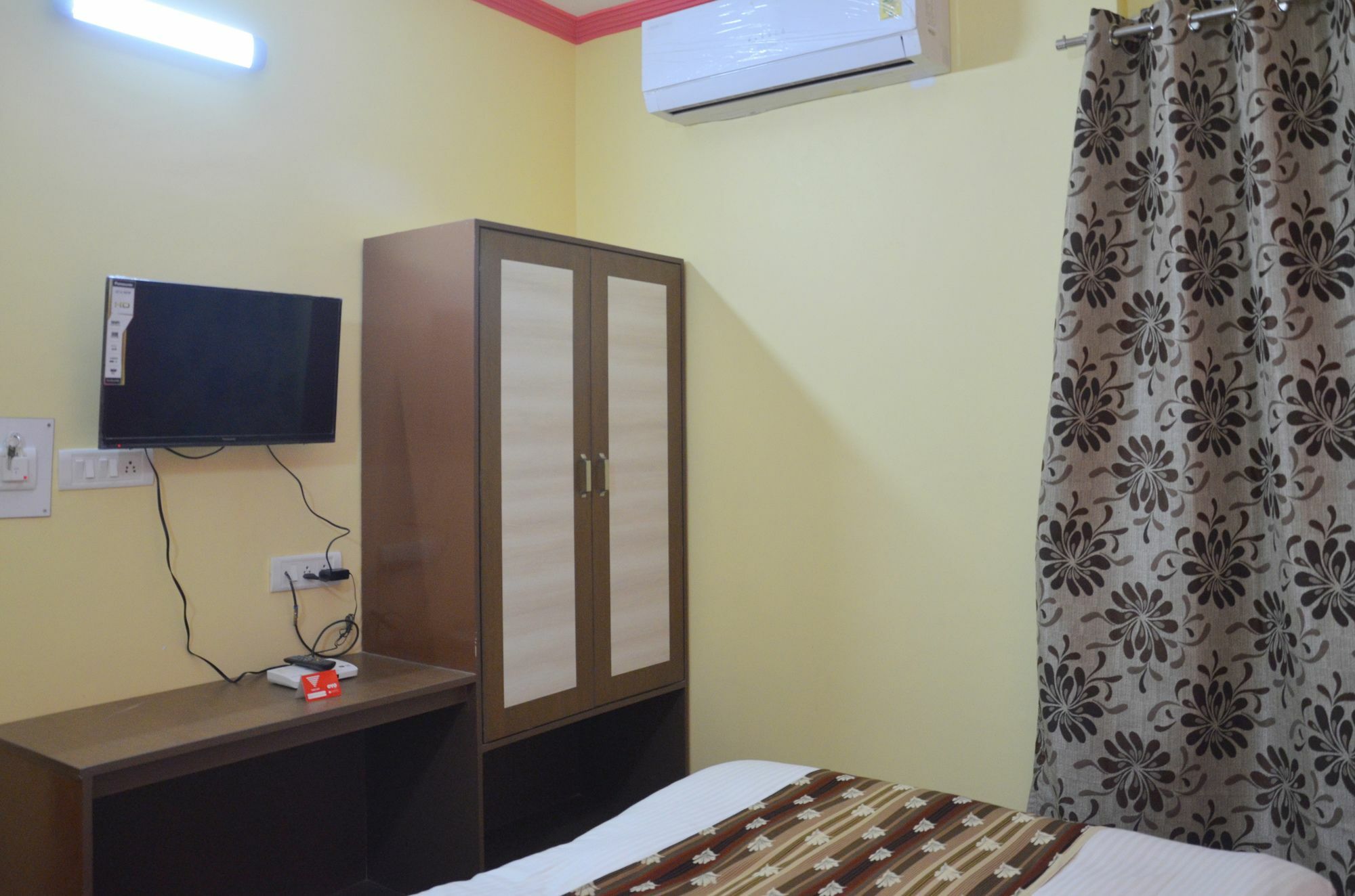 Hotel Bleue Mont Varanasi Exterior foto