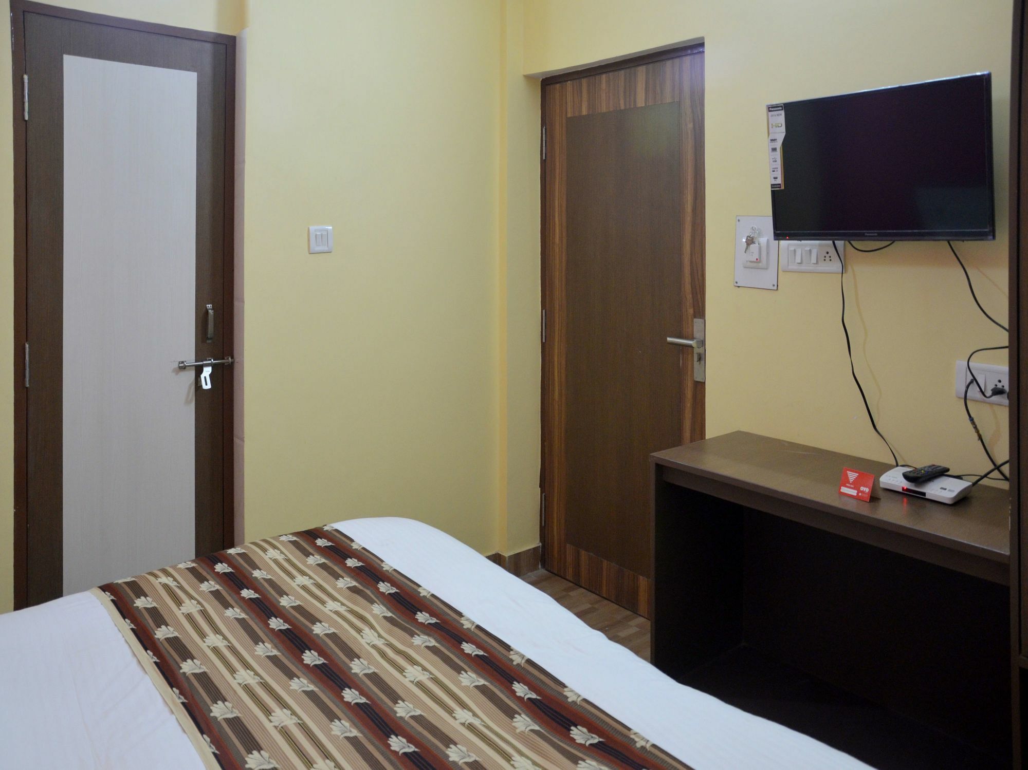 Hotel Bleue Mont Varanasi Exterior foto